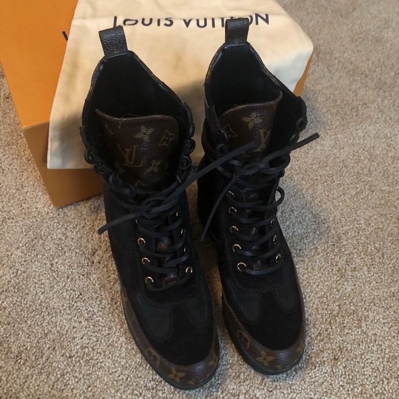Louis Vuitton laureate platform desert boots